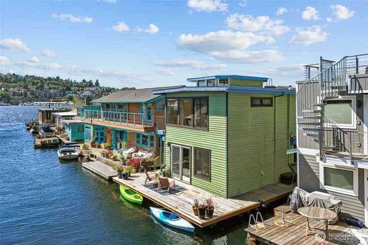 Lake Union Floating Home in Eastlake, Seattle, WA
