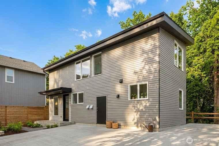 Modern Carriage House in Beacon Hill, Seattle, WA