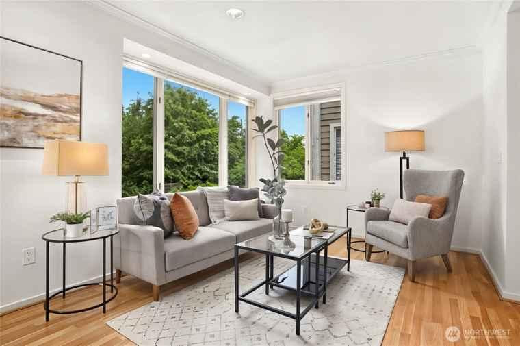 Greenlake Garden Apartment in Green Lake, Seattle, WA